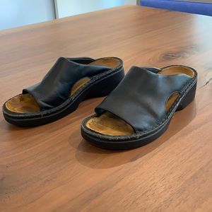 Naot Sandal black leather
